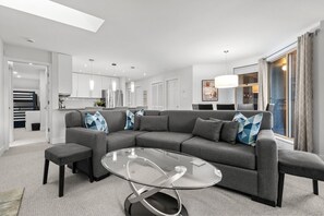 Televisie en een open haard