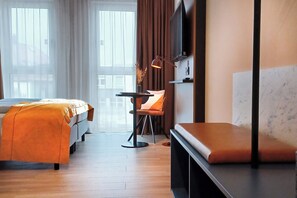 Hypo-allergenic bedding, in-room safe, soundproofing - Holiday Inn - the niu, Kettle Stuttgart Vaihingen by IHG (Stuttgart)