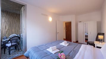 Standard-Apartment, 1 Schlafzimmer (Sunlight - 150m from the lake) | 1 Schlafzimmer, Bügeleisen/Bügelbrett, kostenloses WLAN, Bettwäsche