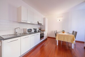 Private kitchen - Sunlight - 150m From the Lake (Lugano)