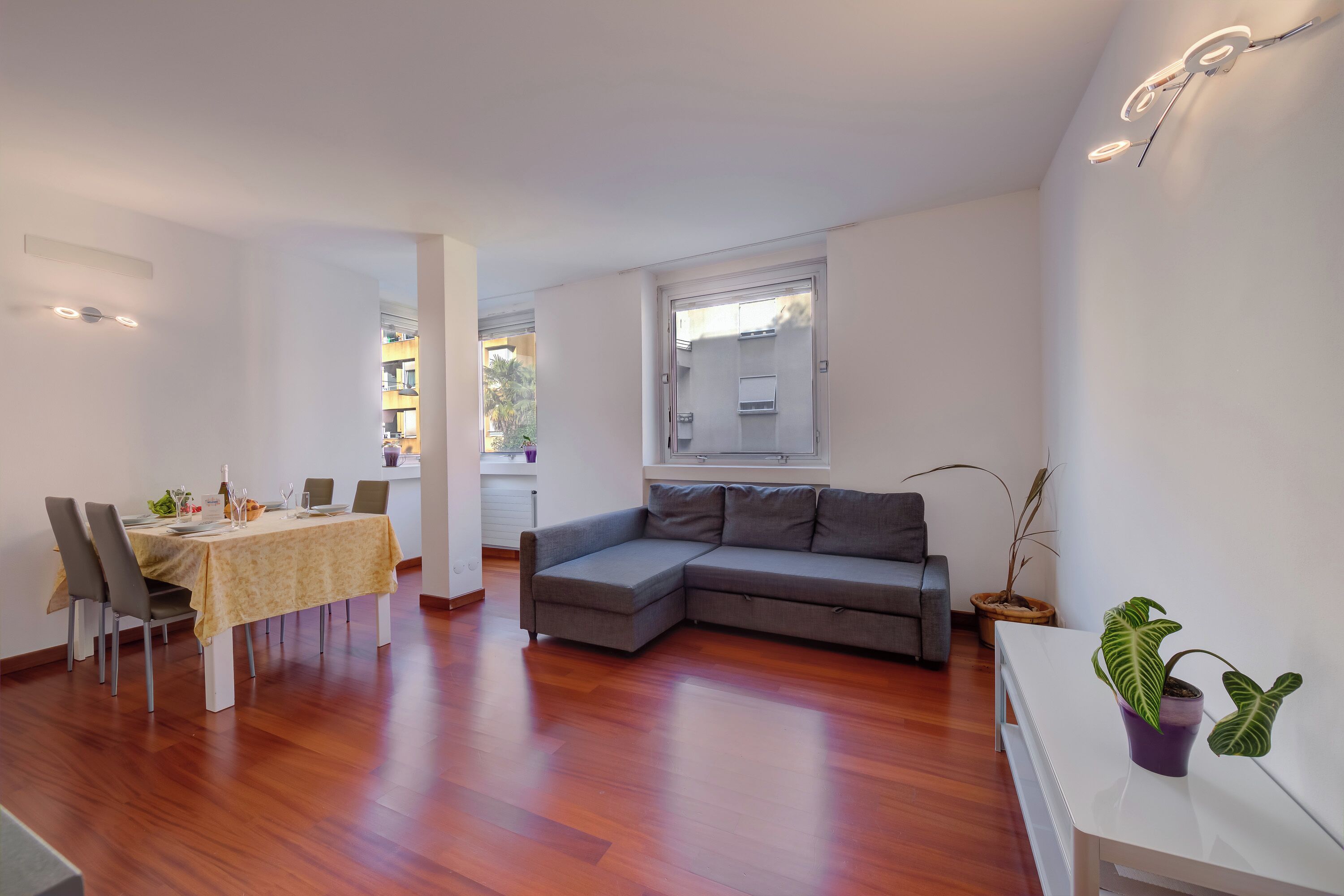 Appartamento Standard, camere multiple (Sunlight - 150m from the lake) | Area soggiorno | TV 21 pollici con canali via cavo