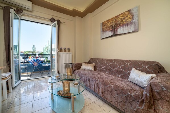 Smart TV - Blue boutique Apts sandy Beach (Gazi)