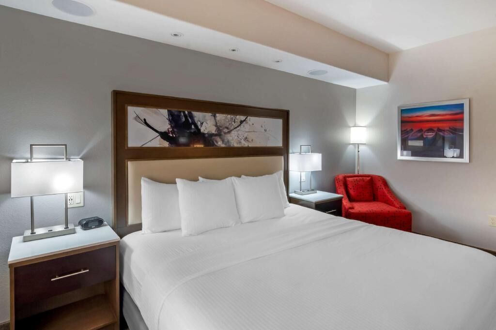 Desk, blackout drapes, iron/ironing board, free WiFi