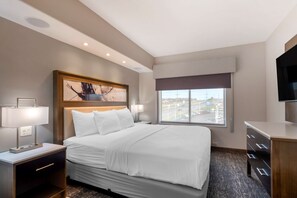 Suite, 1 letto king, non fumatori, idromassaggio (with Sofabed) | Una scrivania, tende oscuranti, ferro/asse da stiro, Wi-Fi gratuito