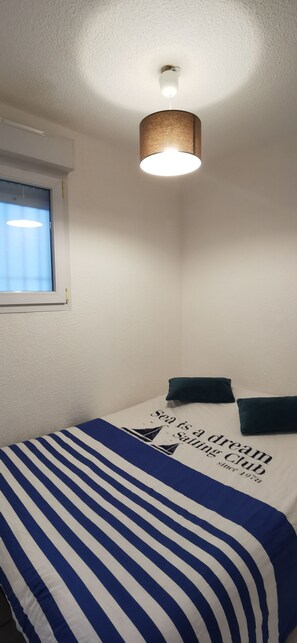 1 bedroom, iron/ironing board, travel cot, WiFi