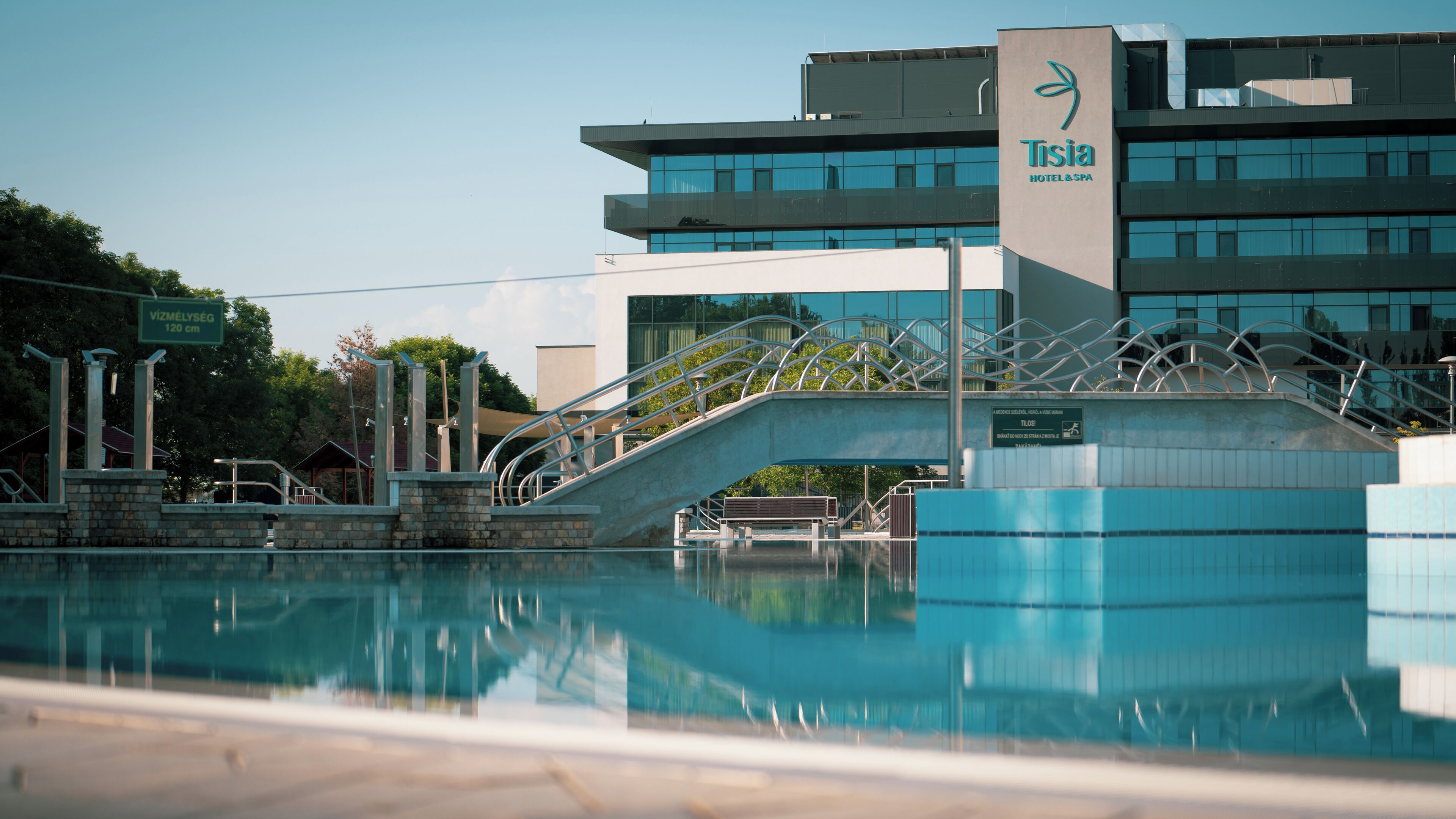 couples treatment room(s), sports massages, massages