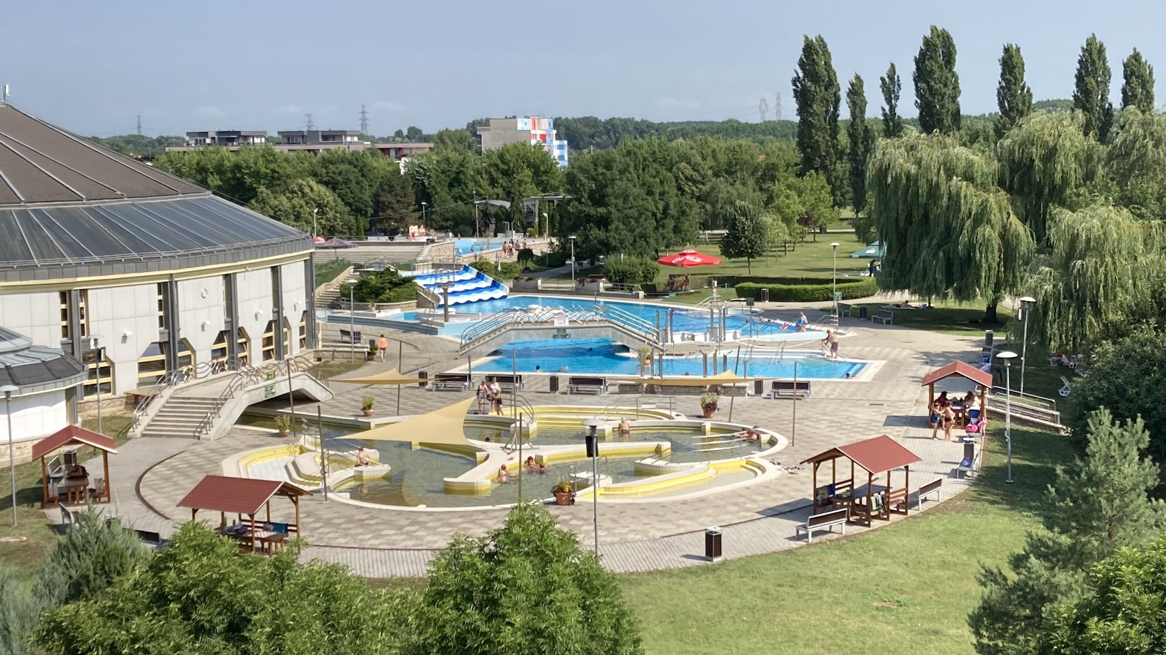 المنشأة من الخارج