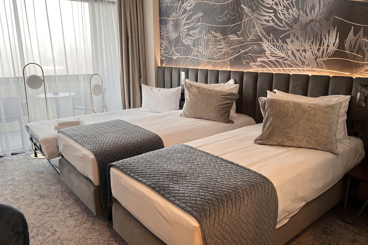 standard triple room | 2 bedrooms, hypo-allergenic bedding, memory-foam beds, minibar