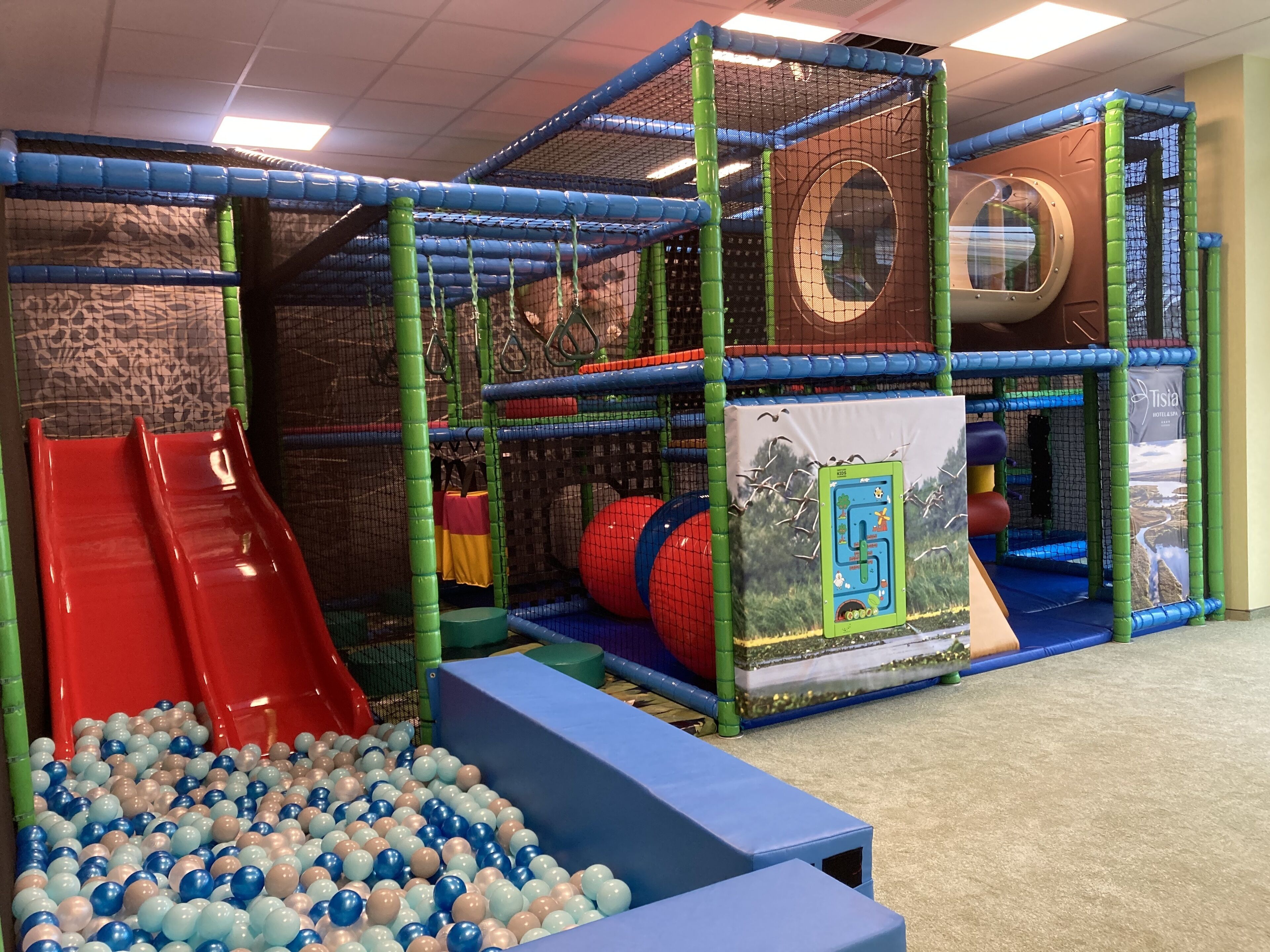 children’s play area – indoor