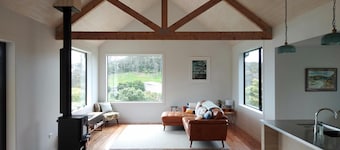 Modern house with sea views Stewart Island/Rakiura