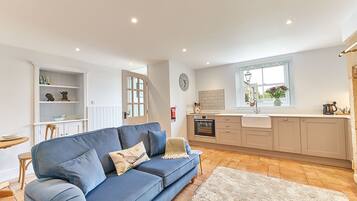 منزل | مطبخ خاص | ثلاجة/مجمد بحجم كبير، ميكروويف، فرن، موقد طهي مسطح