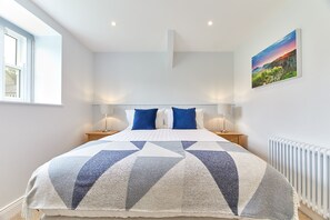 House | 1 bedroom, iron/ironing board, free WiFi