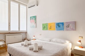 2 bedrooms, iron/ironing board, WiFi - GuestHost - Comfortable 70sqm apartment that can accommodate up to 4 people. Located on the ground floor, with steps to access, of a building in a residential area close to Campo di Marte Train Station and Piazza Oberdan, the apartment is the best soluti (Firenze)