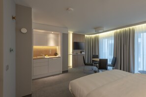 Suite, 1 Queen Bed with Sofa bed | Private kitchen - Holiday Inn Express and Suites Potsdam by IHG (Potsdam)