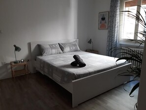 1 Schlafzimmer, Bügeleisen/Bügelbrett, kostenloses WLAN, Bettwäsche