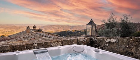 Villa, vue vallée | Vue sur le jardin