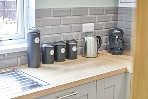 House | Private kitchen | Full-sized fridge, microwave, oven, stovetop