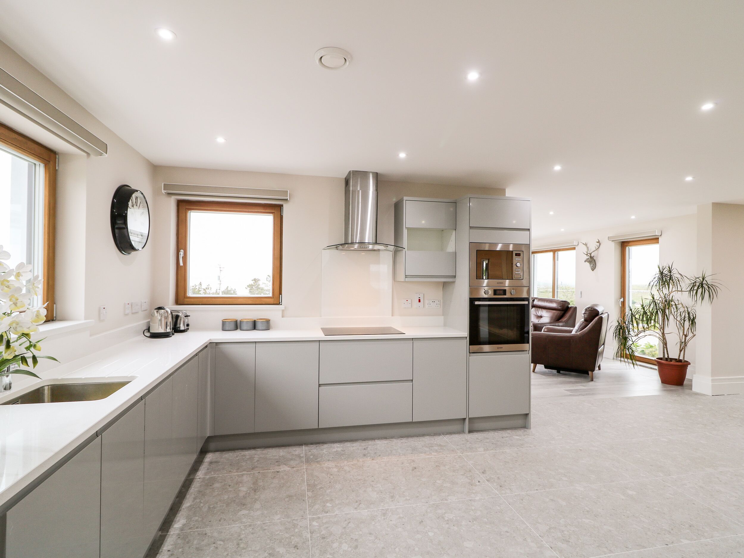 Ferienhaus | Eigene Küche | Geschirrspüler, Wasserkocher, Toaster, Kochgeschirr/Geschirr/Besteck