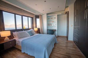 5 bedrooms, iron/ironing board, WiFi, bed sheets - Villa Hestia, Spacious Villa with panoramic sea view (Agios Nikolaos Crete)