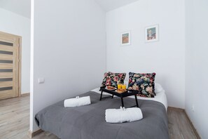 1 bedroom, iron/ironing board, WiFi, bed sheets