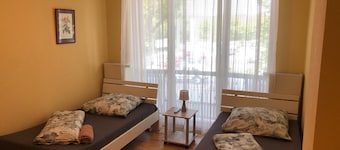 Ferienhaus für 6-8 Personen - Zentral und Sehr Geräumig mit Überdachter Terrasse