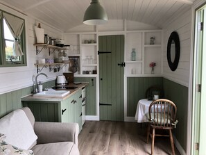 Interior - A beautiful Railway Carriage, with stunning views & use of the Ndoro Pool. (Chippenham)