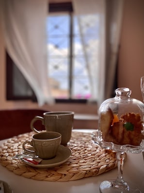 Petit déjeuner servi en supplément