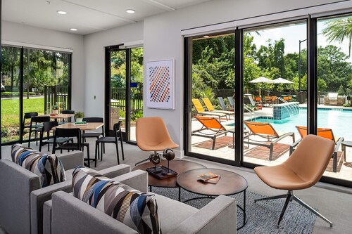 Walk to UF | Stylish 2BR | Ideal for Hospital & Gator Visitors