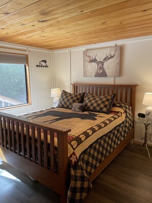 3 bedrooms, iron/ironing board, travel cot, WiFi