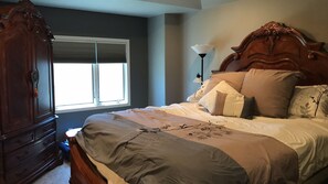5 bedrooms, desk, iron/ironing board, free WiFi