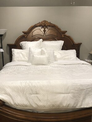 5 bedrooms, desk, iron/ironing board, free WiFi