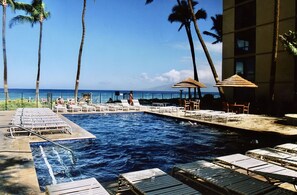 A heated pool - Oceanfront Mahana Condo  1BR/1BA Sweeping Views Ac, Pool (Lahaina)