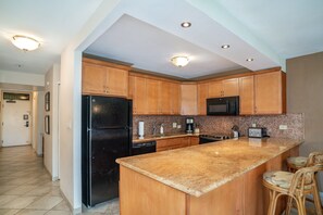 Fridge, microwave, oven, stovetop - Charming Kam Sands 6-104 Ground Floor 1Bd/1Ba with Garden Views and Beach Access (Kihei)