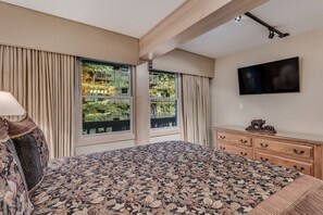 2 Schlafzimmer, Schreibtisch, Bügeleisen/Bügelbrett, Reisekinderbett