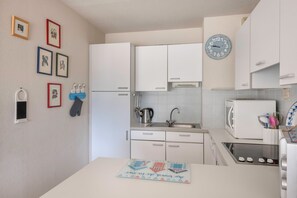 Frigorifero, microonde, forno, lavastoviglie