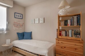 2 bedrooms, iron/ironing board