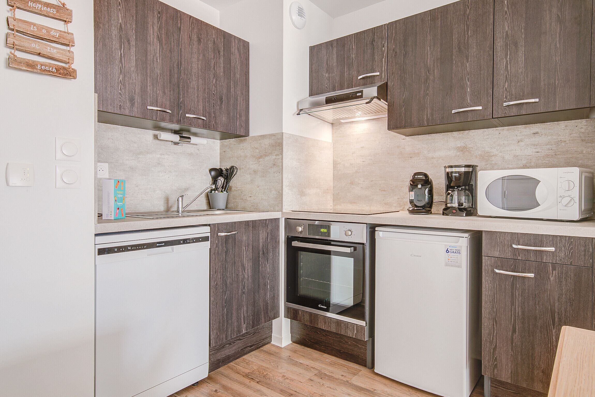 Fridge, microwave, oven, dishwasher