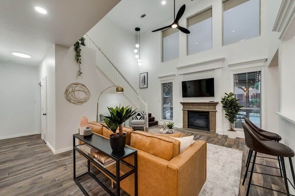 TV, fireplace, Netflix, streaming services