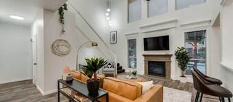 Modern and Luxury DFW Mansion with Backyard Oasis