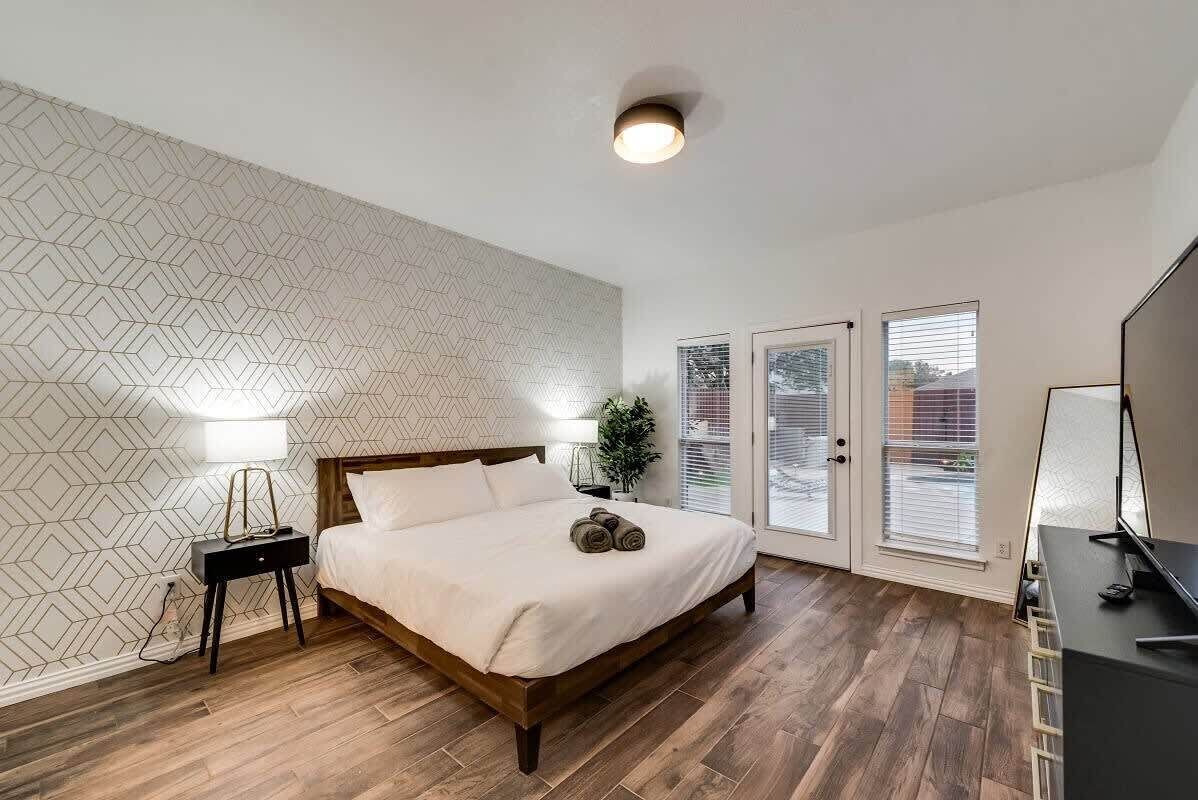 6 chambres, fer et planche à repasser, Wi-Fi, draps fournis