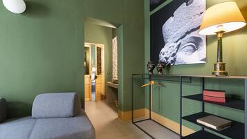 Deluxe Apartment | Living area | Flat-screen TV