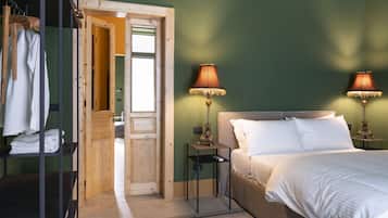 Deluxe Apartment | Individually furnished, blackout curtains, soundproofing, free WiFi