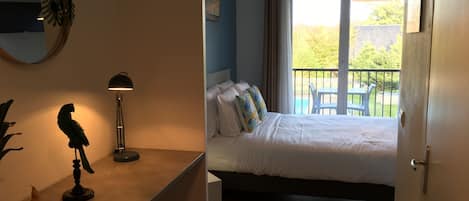 1 bedroom, travel cot, free WiFi