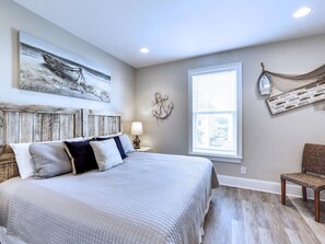 9 bedrooms, free WiFi, bed sheets, wheelchair access