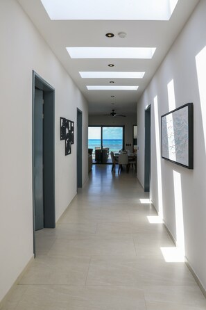 Interior - Seaside Villa: 4 Beds, Private Pool, Amazing Views (Playa del Carmen)