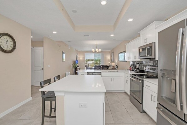 Townhome, 2 Bedrooms | Private kitchen