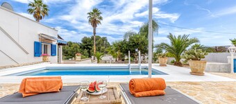 Cozy house with pool 1km from sandy beach in Pescoluse