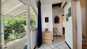 Interior - Charming house w/ private sea access & jacuzzi (Marittima)