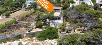 Charming house w/ private sea access & jacuzzi