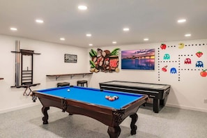 Games room - Pickleball, Game Room, Heated Pool, 4 Min to Beach (Bradenton)